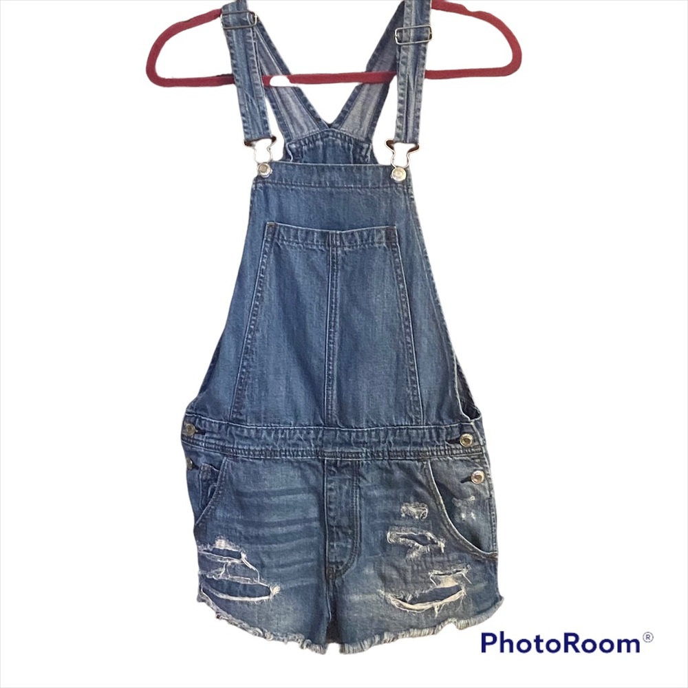 American Eagle Distressed Short Overalls S